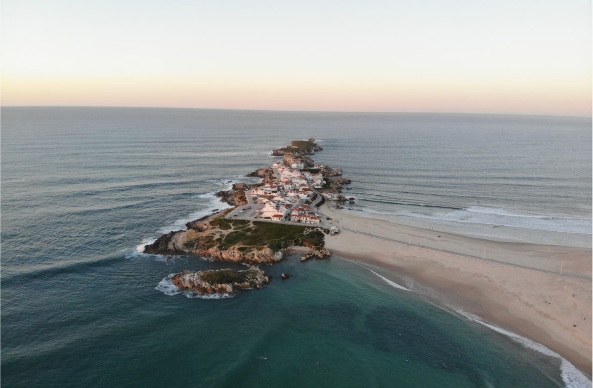 Surf & Yoga - Peniche, Portugal - Image 2